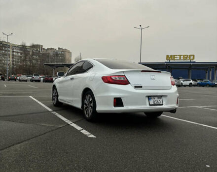 Белый Хонда Аккорд, объемом двигателя 2.36 л и пробегом 180 тыс. км за 13000 $, фото 6 на Automoto.ua