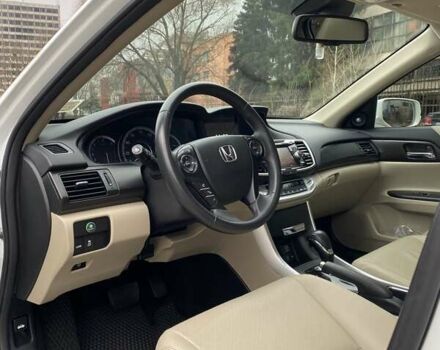 Білий Хонда Аккорд, об'ємом двигуна 2.35 л та пробігом 159 тис. км за 15000 $, фото 13 на Automoto.ua