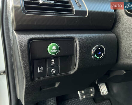 Белый Хонда Аккорд, объемом двигателя 2.4 л и пробегом 150 тыс. км за 12700 $, фото 18 на Automoto.ua