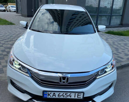 Белый Хонда Аккорд, объемом двигателя 2.36 л и пробегом 171 тыс. км за 10900 $, фото 2 на Automoto.ua