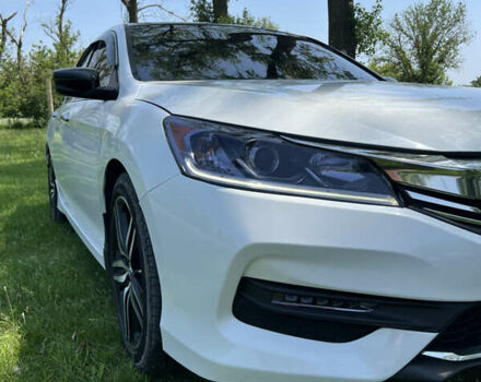 Белый Хонда Аккорд, объемом двигателя 2.4 л и пробегом 175 тыс. км за 13900 $, фото 6 на Automoto.ua