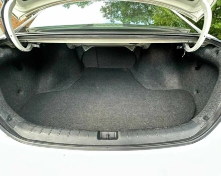 Белый Хонда Аккорд, объемом двигателя 2.4 л и пробегом 70 тыс. км за 9000 $, фото 6 на Automoto.ua