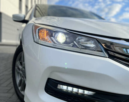 Белый Хонда Аккорд, объемом двигателя 2.4 л и пробегом 150 тыс. км за 12700 $, фото 14 на Automoto.ua