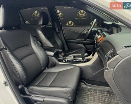 Белый Хонда Аккорд, объемом двигателя 2.36 л и пробегом 141 тыс. км за 13200 $, фото 11 на Automoto.ua