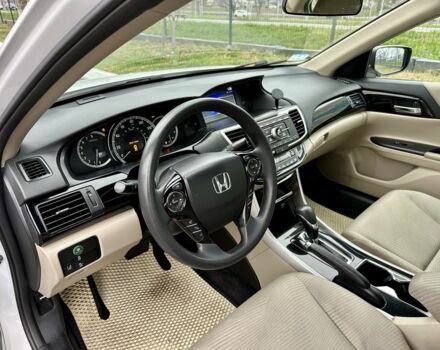 Белый Хонда Аккорд, объемом двигателя 2.4 л и пробегом 187 тыс. км за 12990 $, фото 10 на Automoto.ua