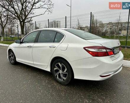 Белый Хонда Аккорд, объемом двигателя 2.35 л и пробегом 187 тыс. км за 12990 $, фото 3 на Automoto.ua