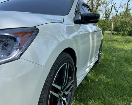 Белый Хонда Аккорд, объемом двигателя 2.4 л и пробегом 175 тыс. км за 13900 $, фото 7 на Automoto.ua