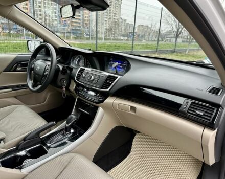 Белый Хонда Аккорд, объемом двигателя 2.4 л и пробегом 187 тыс. км за 12990 $, фото 17 на Automoto.ua