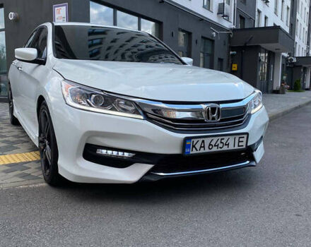 Белый Хонда Аккорд, объемом двигателя 2.36 л и пробегом 171 тыс. км за 10900 $, фото 12 на Automoto.ua