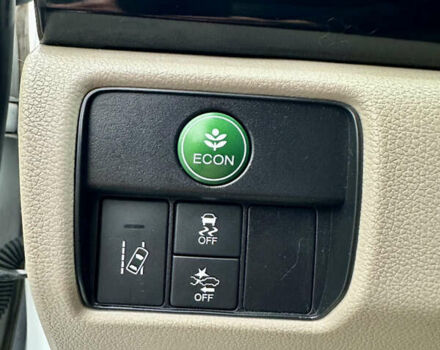 Белый Хонда Аккорд, объемом двигателя 2.35 л и пробегом 187 тыс. км за 12990 $, фото 28 на Automoto.ua