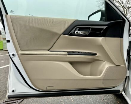 Белый Хонда Аккорд, объемом двигателя 2.4 л и пробегом 187 тыс. км за 12990 $, фото 12 на Automoto.ua