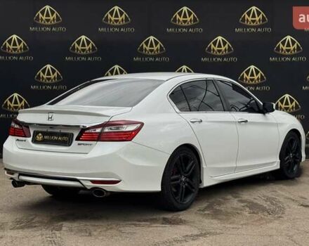 Белый Хонда Аккорд, объемом двигателя 2.36 л и пробегом 141 тыс. км за 13200 $, фото 5 на Automoto.ua