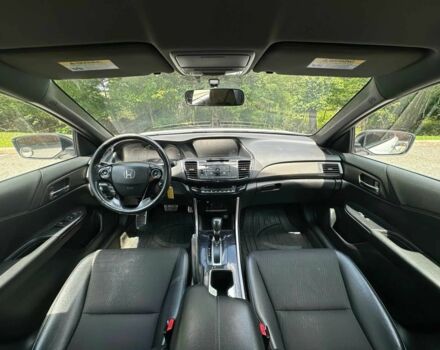 Белый Хонда Аккорд, объемом двигателя 2.4 л и пробегом 70 тыс. км за 9000 $, фото 7 на Automoto.ua