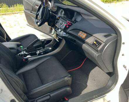 Белый Хонда Аккорд, объемом двигателя 2.4 л и пробегом 175 тыс. км за 13900 $, фото 47 на Automoto.ua