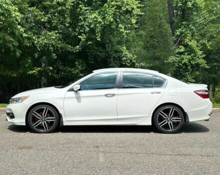 Белый Хонда Аккорд, объемом двигателя 2.4 л и пробегом 70 тыс. км за 9000 $, фото 3 на Automoto.ua