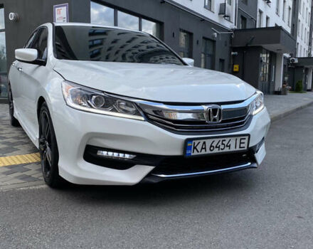 Білий Хонда Аккорд, об'ємом двигуна 2.35 л та пробігом 170 тис. км за 13700 $, фото 1 на Automoto.ua
