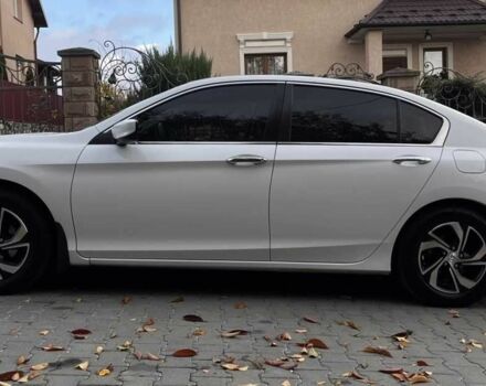 Білий Хонда Аккорд, об'ємом двигуна 2.4 л та пробігом 196 тис. км за 11500 $, фото 4 на Automoto.ua