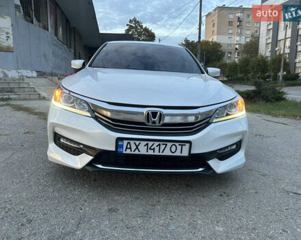 Белый Хонда Аккорд, объемом двигателя 2.35 л и пробегом 142 тыс. км за 14700 $, фото 7 на Automoto.ua