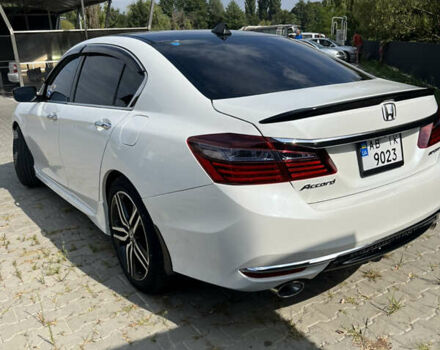 Белый Хонда Аккорд, объемом двигателя 2.4 л и пробегом 175 тыс. км за 13900 $, фото 17 на Automoto.ua