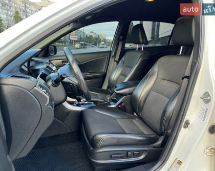 Белый Хонда Аккорд, объемом двигателя 2.4 л и пробегом 150 тыс. км за 12700 $, фото 17 на Automoto.ua