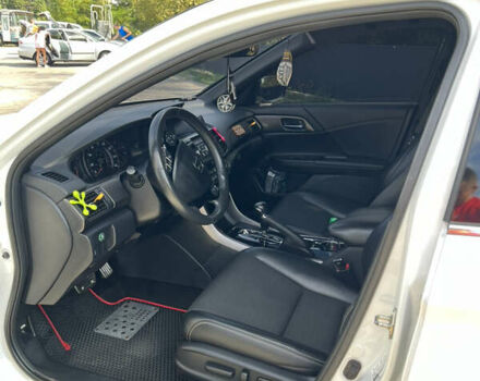 Белый Хонда Аккорд, объемом двигателя 2.4 л и пробегом 175 тыс. км за 13900 $, фото 26 на Automoto.ua