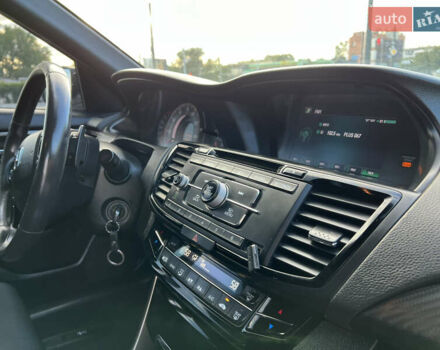 Белый Хонда Аккорд, объемом двигателя 2.4 л и пробегом 150 тыс. км за 12700 $, фото 19 на Automoto.ua