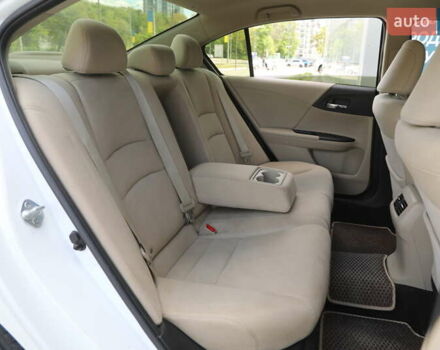 Білий Хонда Аккорд, об'ємом двигуна 2 л та пробігом 94 тис. км за 15900 $, фото 6 на Automoto.ua