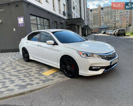 Белый Хонда Аккорд, объемом двигателя 2.36 л и пробегом 171 тыс. км за 10900 $, фото 9 на Automoto.ua