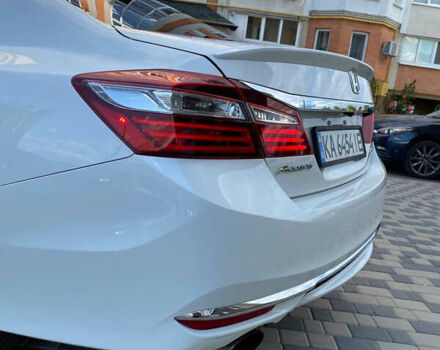 Белый Хонда Аккорд, объемом двигателя 2.36 л и пробегом 171 тыс. км за 10900 $, фото 6 на Automoto.ua