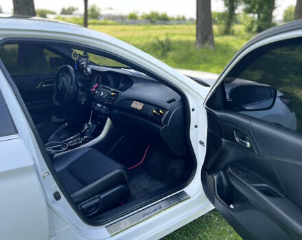 Белый Хонда Аккорд, объемом двигателя 2.4 л и пробегом 175 тыс. км за 13900 $, фото 36 на Automoto.ua