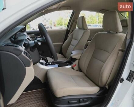 Білий Хонда Аккорд, об'ємом двигуна 2 л та пробігом 94 тис. км за 15900 $, фото 4 на Automoto.ua