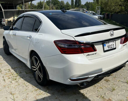 Белый Хонда Аккорд, объемом двигателя 2.4 л и пробегом 175 тыс. км за 13900 $, фото 15 на Automoto.ua