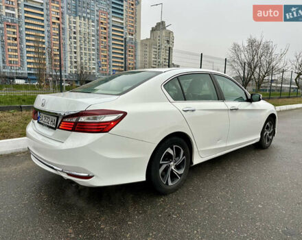 Белый Хонда Аккорд, объемом двигателя 2.35 л и пробегом 187 тыс. км за 12990 $, фото 1 на Automoto.ua