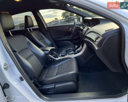 Белый Хонда Аккорд, объемом двигателя 2.4 л и пробегом 150 тыс. км за 12700 $, фото 16 на Automoto.ua