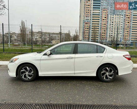Белый Хонда Аккорд, объемом двигателя 2.35 л и пробегом 187 тыс. км за 12990 $, фото 4 на Automoto.ua