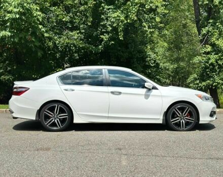 Белый Хонда Аккорд, объемом двигателя 2.4 л и пробегом 70 тыс. км за 9000 $, фото 5 на Automoto.ua