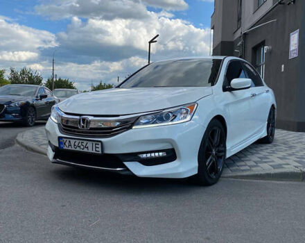 Белый Хонда Аккорд, объемом двигателя 2.36 л и пробегом 171 тыс. км за 10900 $, фото 13 на Automoto.ua