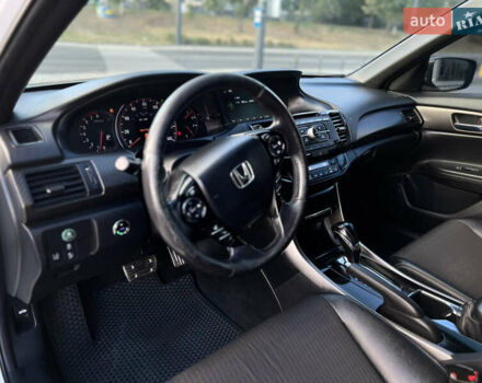 Белый Хонда Аккорд, объемом двигателя 2.4 л и пробегом 150 тыс. км за 12700 $, фото 27 на Automoto.ua