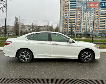 Белый Хонда Аккорд, объемом двигателя 2.35 л и пробегом 187 тыс. км за 12990 $, фото 5 на Automoto.ua