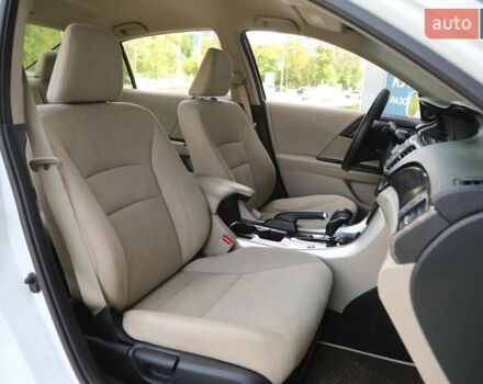 Білий Хонда Аккорд, об'ємом двигуна 2 л та пробігом 94 тис. км за 15900 $, фото 7 на Automoto.ua