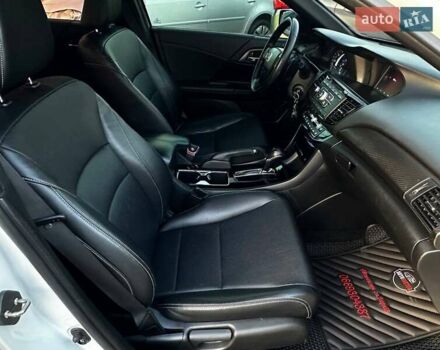 Белый Хонда Аккорд, объемом двигателя 2.36 л и пробегом 10 тыс. км за 15800 $, фото 16 на Automoto.ua