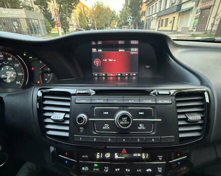 Белый Хонда Аккорд, объемом двигателя 2.4 л и пробегом 200 тыс. км за 14500 $, фото 6 на Automoto.ua