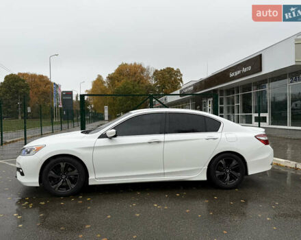 Белый Хонда Аккорд, объемом двигателя 2.36 л и пробегом 160 тыс. км за 13500 $, фото 4 на Automoto.ua