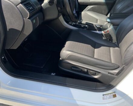 Белый Хонда Аккорд, объемом двигателя 2.4 л и пробегом 150 тыс. км за 14200 $, фото 11 на Automoto.ua