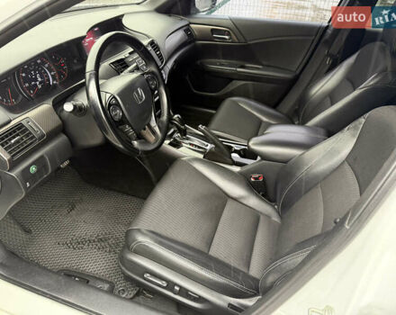 Белый Хонда Аккорд, объемом двигателя 2.36 л и пробегом 160 тыс. км за 13500 $, фото 22 на Automoto.ua