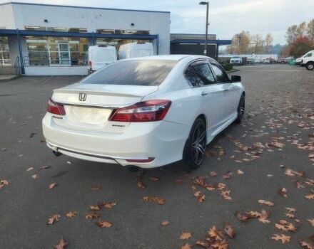 Белый Хонда Аккорд, объемом двигателя 2.4 л и пробегом 51 тыс. км за 11000 $, фото 4 на Automoto.ua