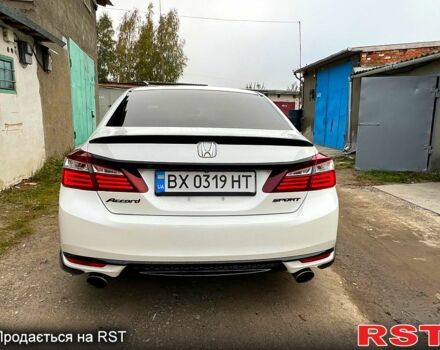Білий Хонда Аккорд, об'ємом двигуна 2.4 л та пробігом 109 тис. км за 14300 $, фото 3 на Automoto.ua