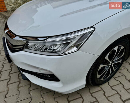 Білий Хонда Аккорд, об'ємом двигуна 2.4 л та пробігом 115 тис. км за 15800 $, фото 7 на Automoto.ua