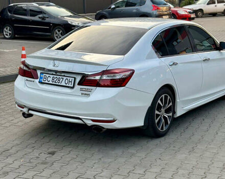 Белый Хонда Аккорд, объемом двигателя 2.4 л и пробегом 200 тыс. км за 14500 $, фото 4 на Automoto.ua
