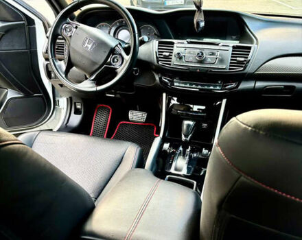 Белый Хонда Аккорд, объемом двигателя 2.4 л и пробегом 200 тыс. км за 14500 $, фото 11 на Automoto.ua